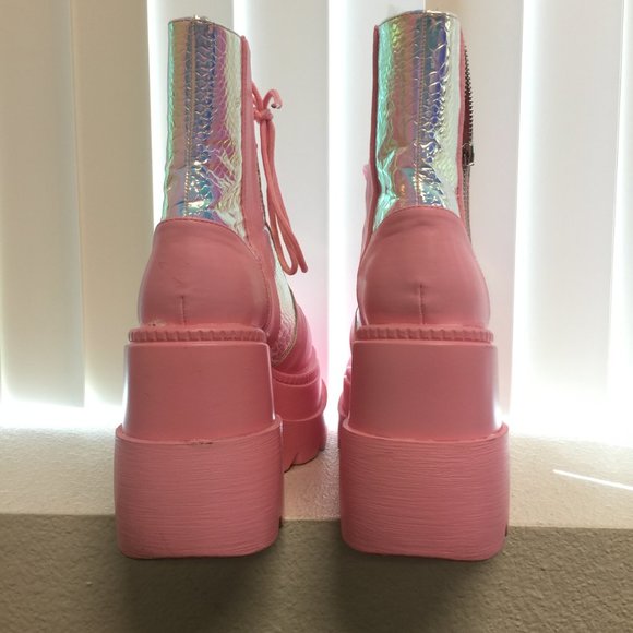 PRE LOVED - Pink Poison Platform Boots PNK/11 - SH246 - Picture 4 of 9